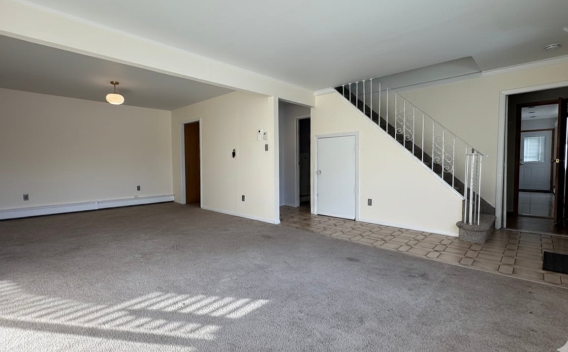 Photo - 333 Loring Rd (Levittown, NY)