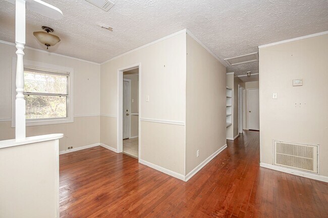 Foto del edificio - 2919 Criswell Ave