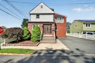 Building Photo - 200 N 18th St