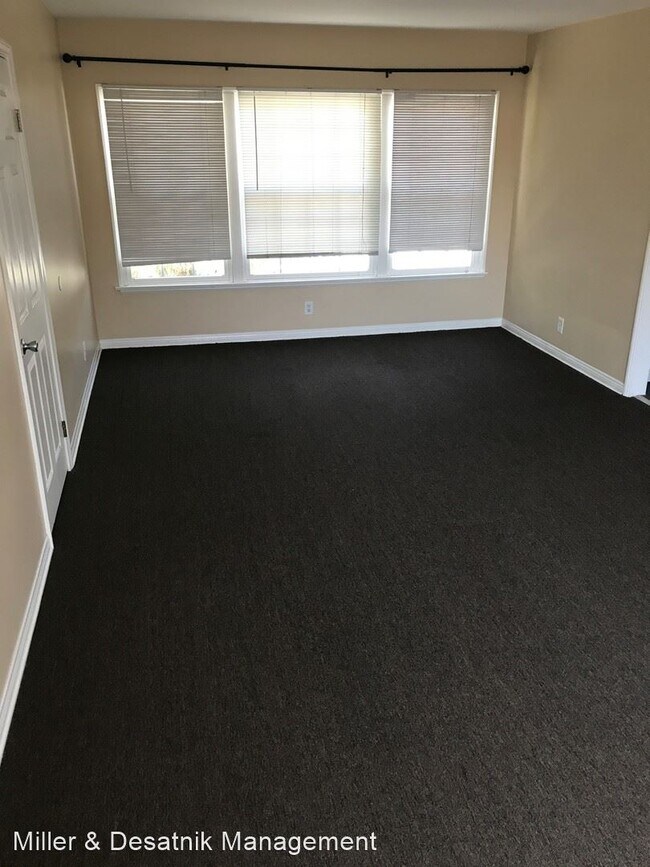 Foto del edificio - 400-404 Landfair Ave