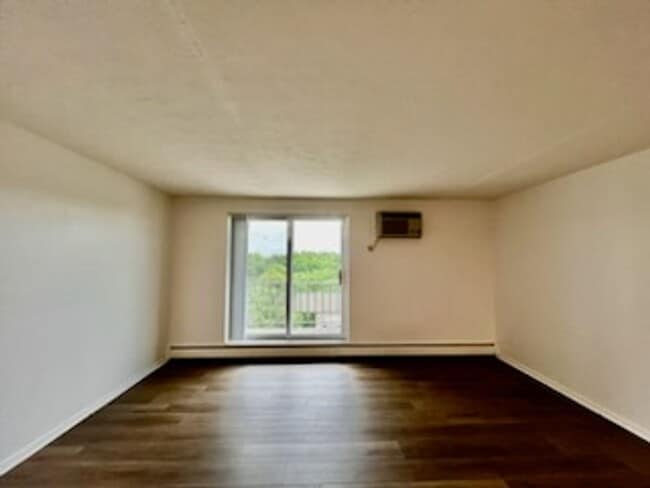 Interior Photo - 200 West Apartments