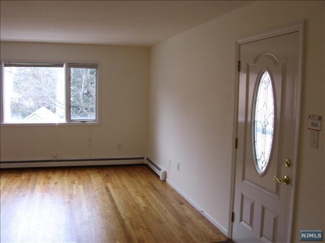 Building Photo - 336 E Columbia Ave
