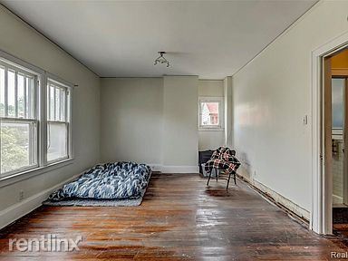 Building Photo - 3 br, 2 bath House - 3345 Leslie St