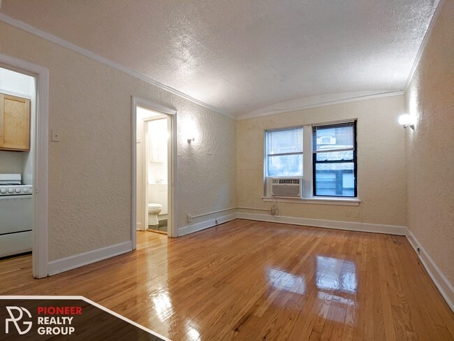 Building Photo - 535 W Arlington Pl