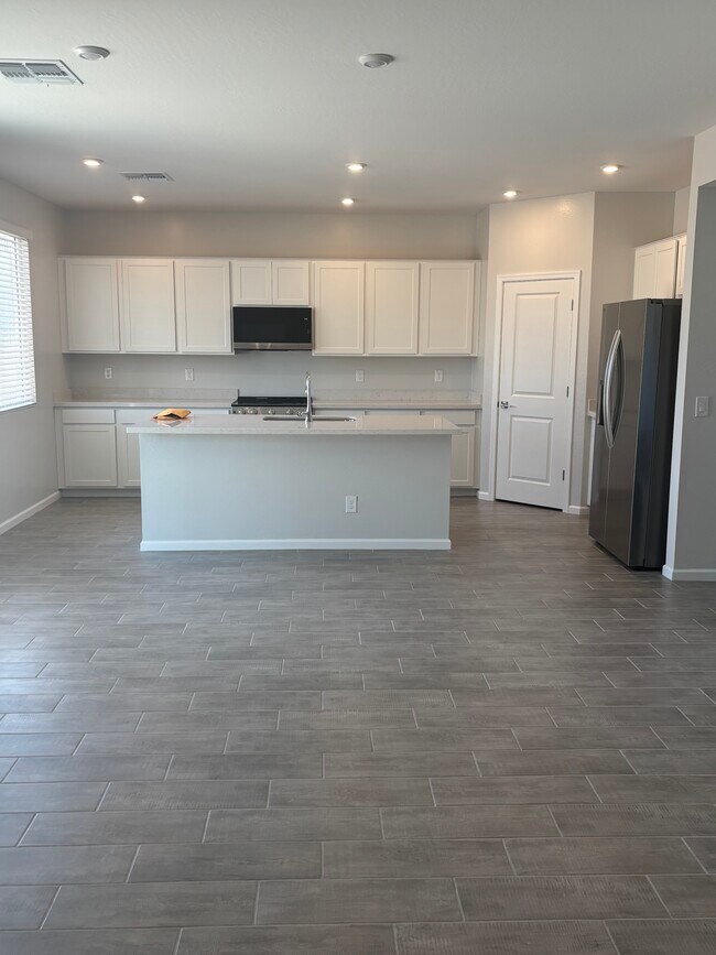 Building Photo - 17970 W Creedance Blvd