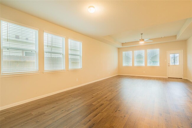Building Photo - 24918 Adami Veduta Ct