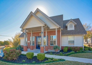 Building Photo - 419 S 27th St