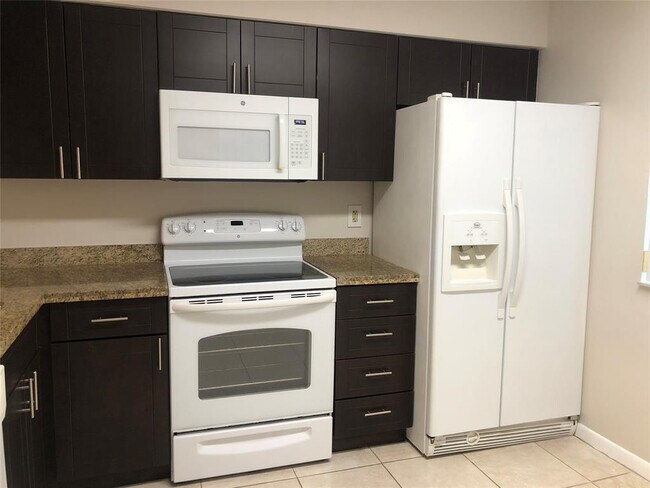 Foto del edificio - 729 NW 92nd Ave