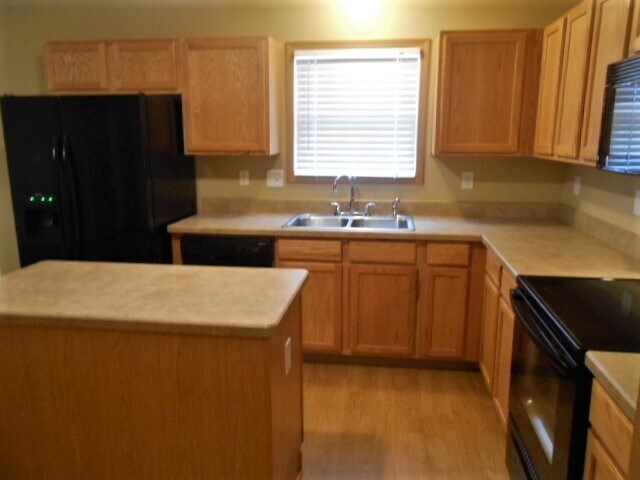 Foto del edificio - 2271 Landcrest Dr
