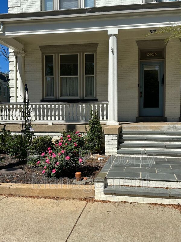 Building Photo - 2426 Stuart Ave