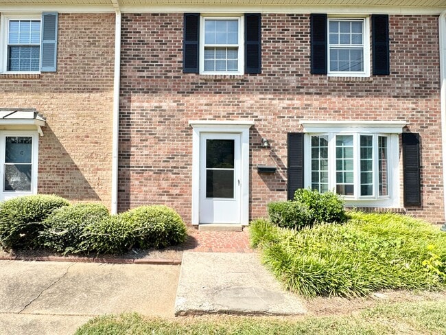 Building Photo - 5127 Lawndale Dr