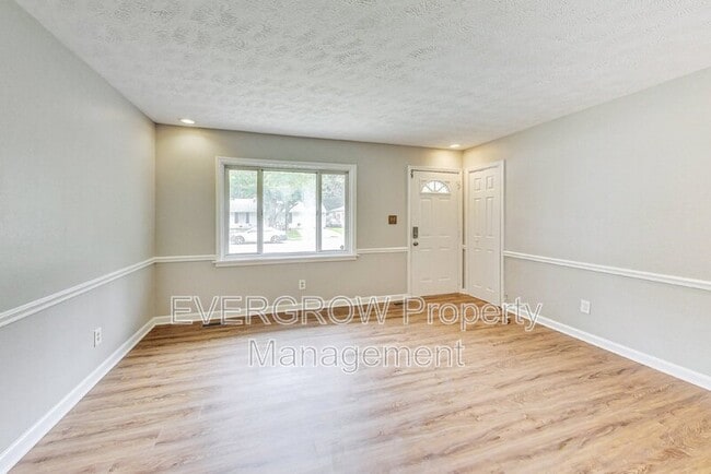 Foto del edificio - 3962 Strathmore Dr