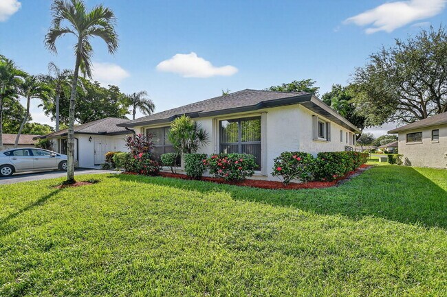 Building Photo - 4677 Robinwood Cir