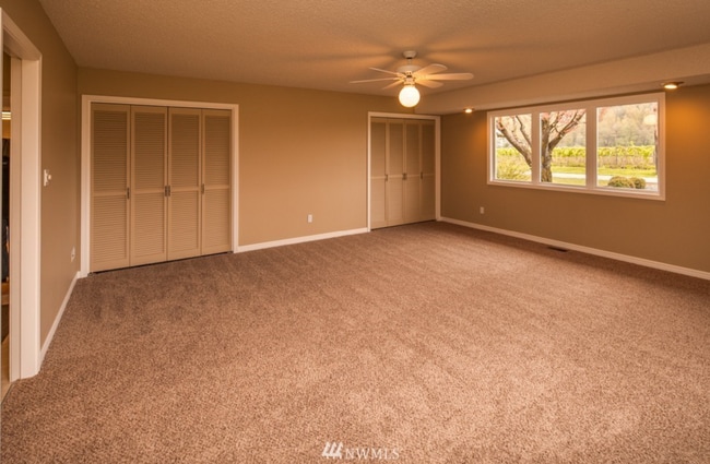 Building Photo - 5683 Putnam Rd