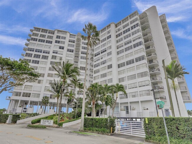 Foto del edificio - 11930 N Bayshore Dr