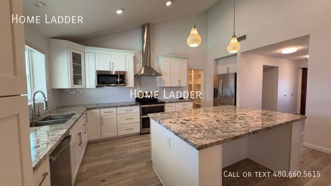Foto del edificio - 4362 E Ludlow Dr