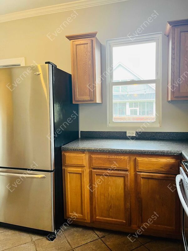 Building Photo - 2913 Davis Ave