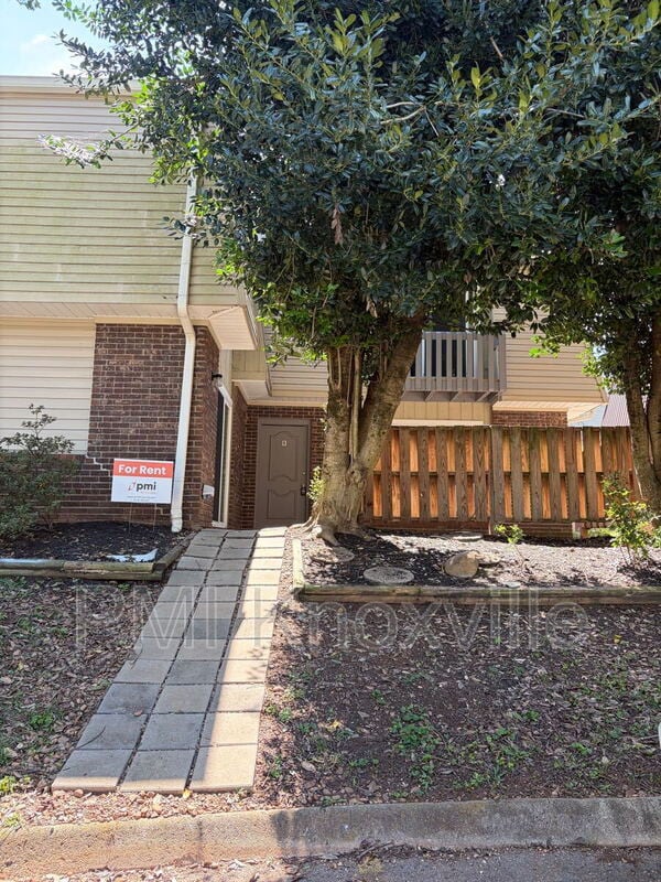 Building Photo - 9120 Woodpark Ln NW