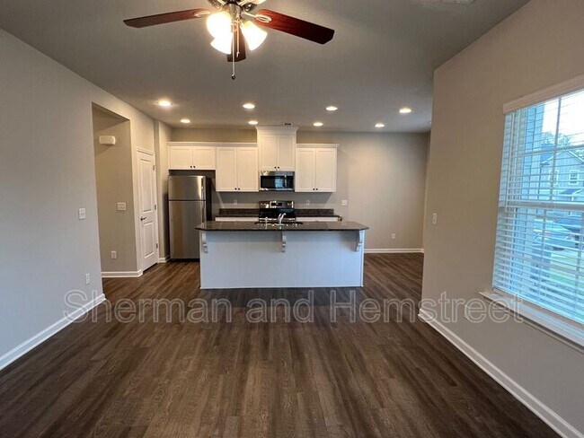 Building Photo - 730 Tarvin Cir