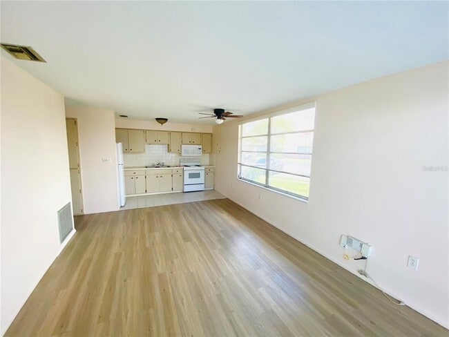 Foto del edificio - 4351 Tahitian Gardens Cir