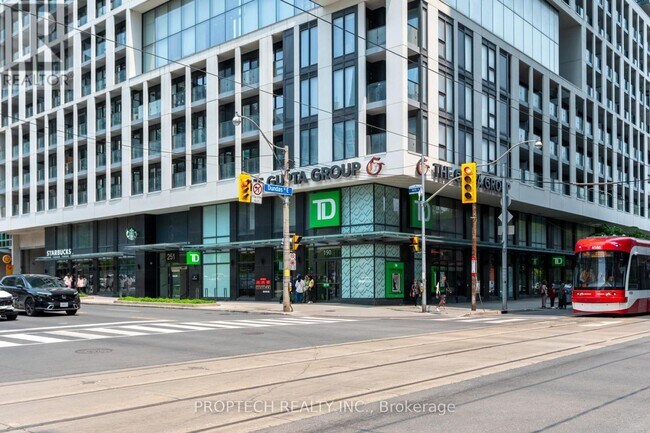 Photo du bâtiment - 251-251 Jarvis St