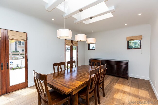 Foto del edificio - 7721 Hillside Dr