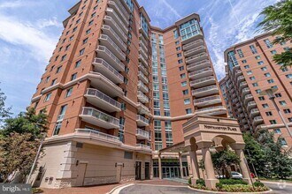 Building Photo - 3101 N Hampton Dr
