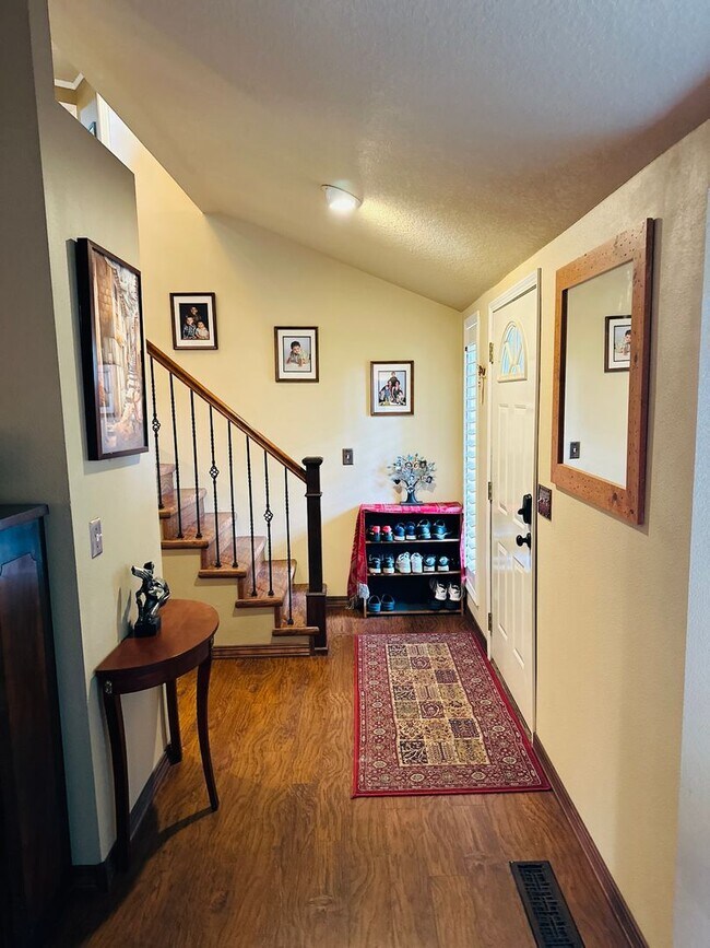 Building Photo - Beautiful Custom Newly Remodeled Home