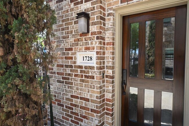Foto del edificio - 1728 Live Oak St