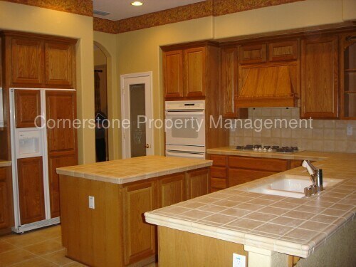 Building Photo - 1094 Souza Dr