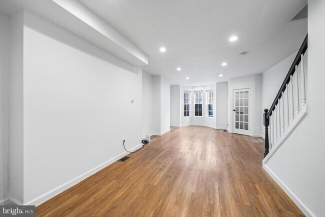 Building Photo - 2454 Amber St