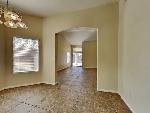 Foto del edificio - 4528 Possum Berry Ln