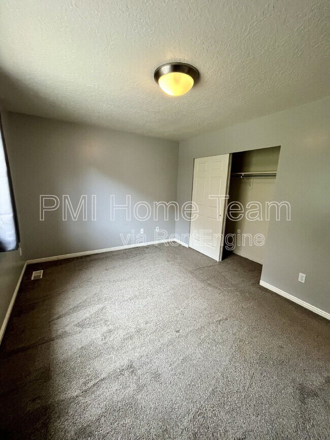 Foto del edificio - 1222 Willard Peak Dr