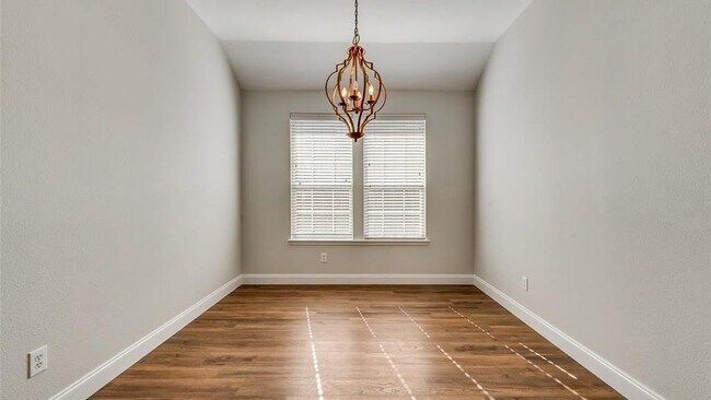 Building Photo - 10733 Vista Heights Blvd