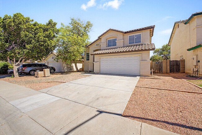 Foto del edificio - Tons of Updates! New Interior Paint, 3 bedroom, 2.5 bath, 2 car garage
