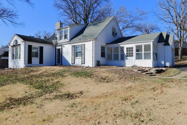 Building Photo - 24 Green Acres Rd