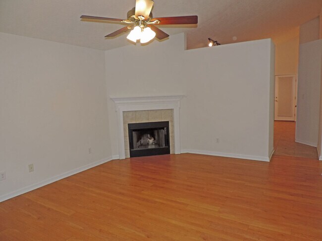 Foto del edificio - 3701 Wargrave Walk