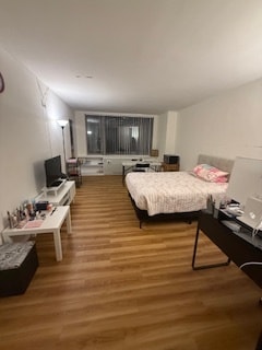 Large Studio - 1111 Arlington