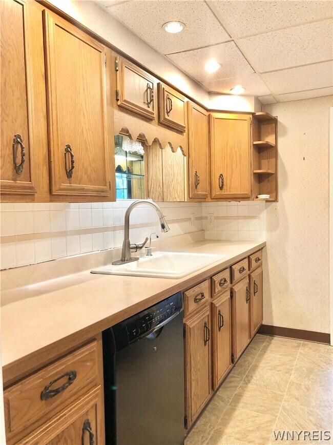 Foto del edificio - 200 Koenig Rd