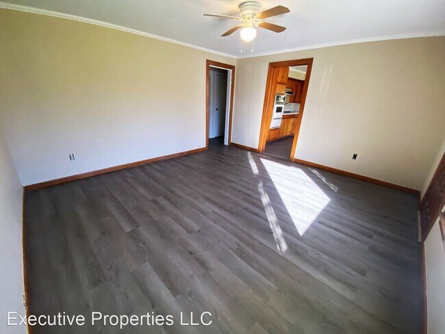 Building Photo - 3 br, 1 bath House - 1007 Fall Street