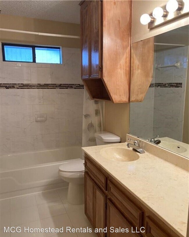 Building Photo - 3 br, 2 bath House - 1819 Sundown Dr