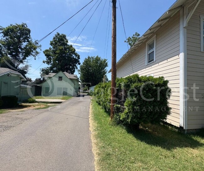 Building Photo - 630FRISCO