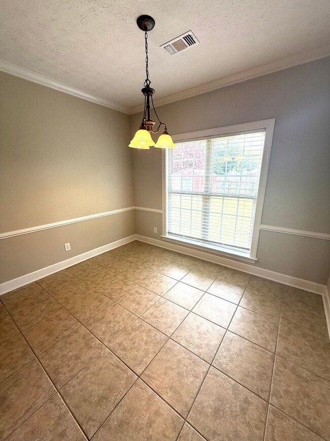 Building Photo - ** 4 bed 2 bath located by Prattville High...