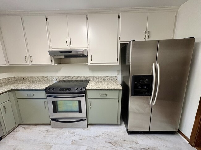 Building Photo - 5 Sweet Branch Ct