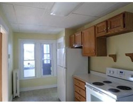 Building Photo - 32 Burncoat St