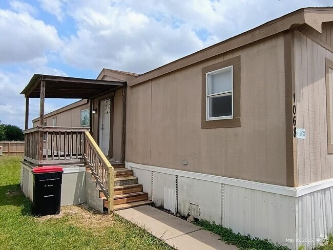 Building Photo - 2800 Katy Hockley Cut Off Rd