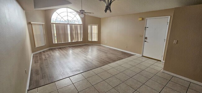 Foto del edificio - Beautiful 3 Bed 2 Bath Condo in Sweetwater Club