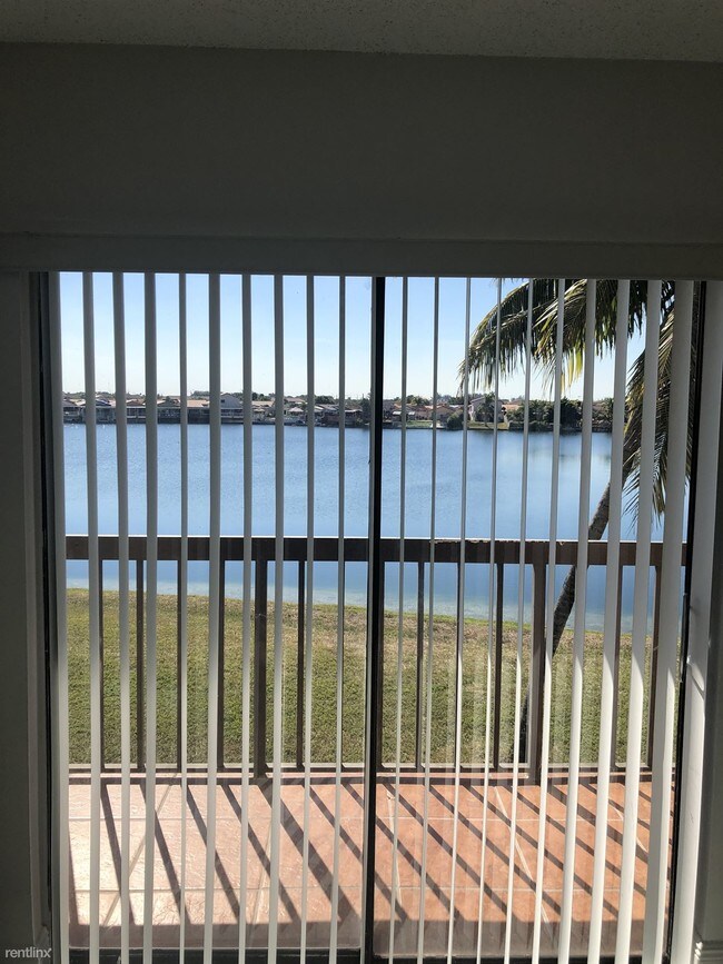 Foto del edificio - 2 br, 2 bath Condo - Lago Grande Apt 201-1