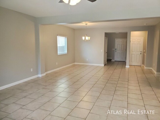 Building Photo - 12102 E Metz Dr