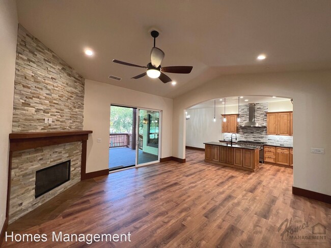 Building Photo - 3 br, 2.5 bath House - 13815 Woods Valley Ct